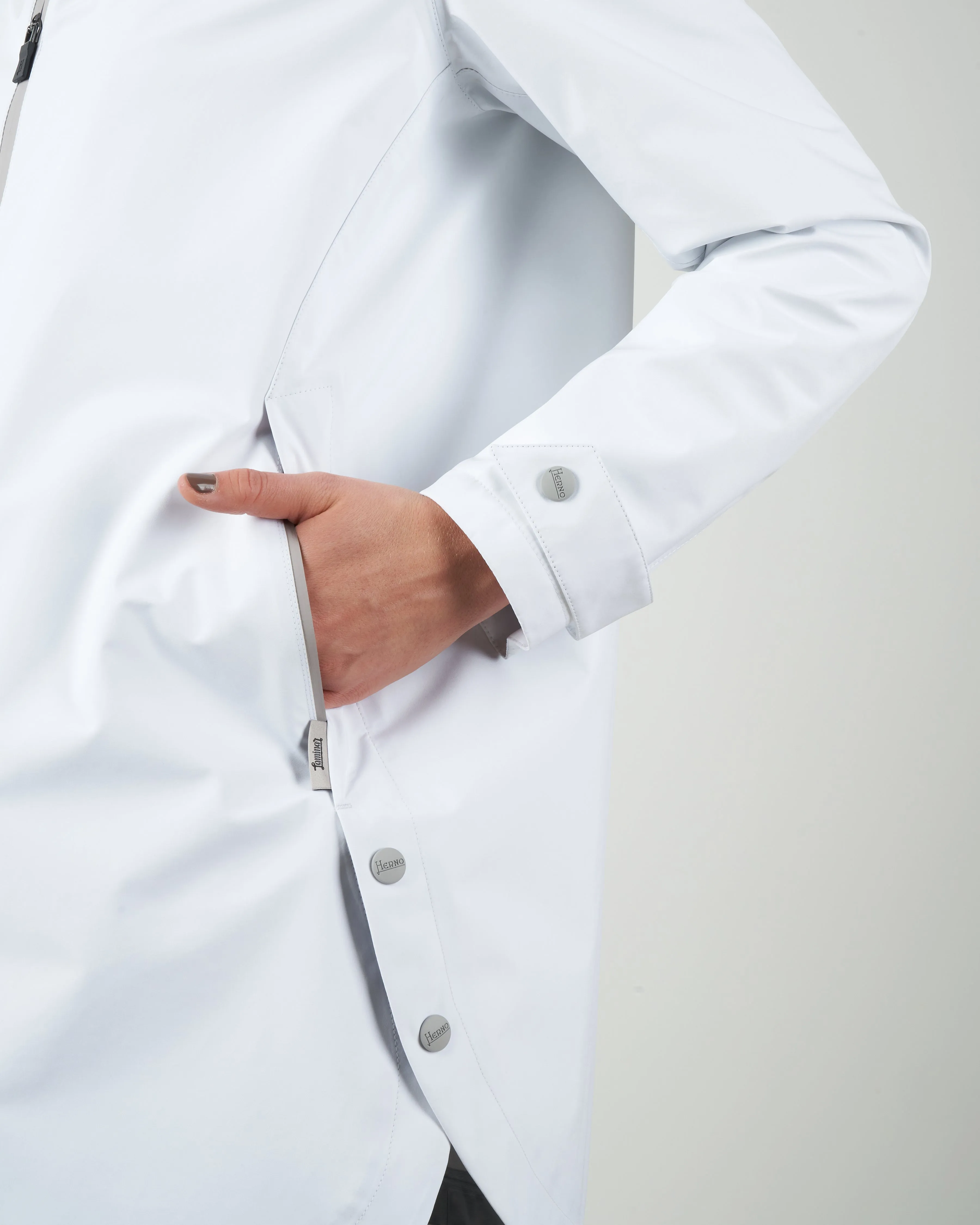 laminar coat w/ side snaps - white