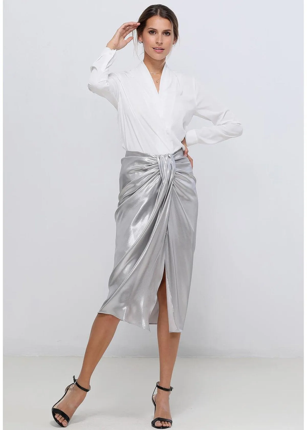 Women's Pleated V-neck Long Sleeves Blouse