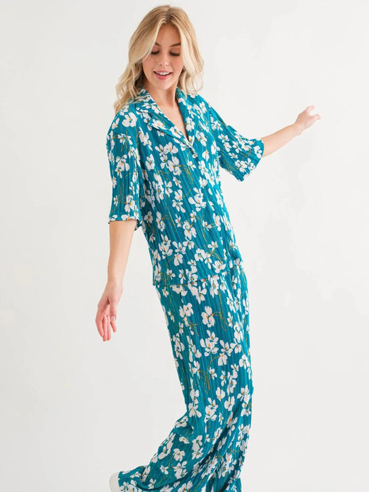 WOMEN'S SHORT SLEEVE TOP & HIGH WAIST PANTS 2PC. FLORAL SET